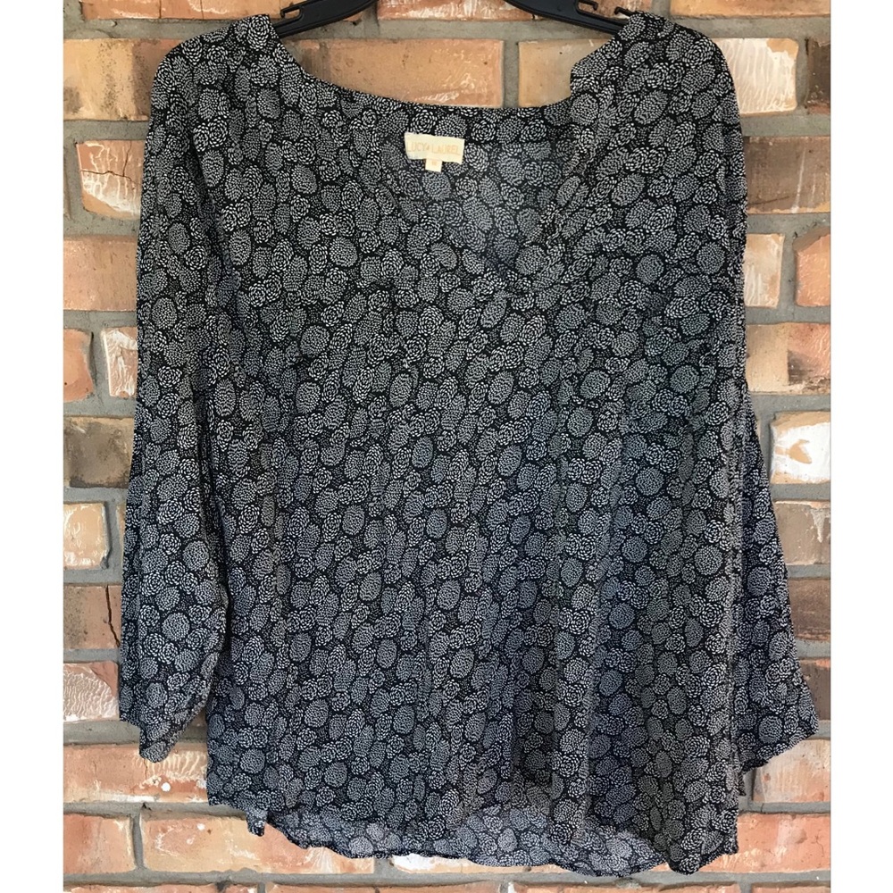 Lucy & Laurel Sheer Top        1X